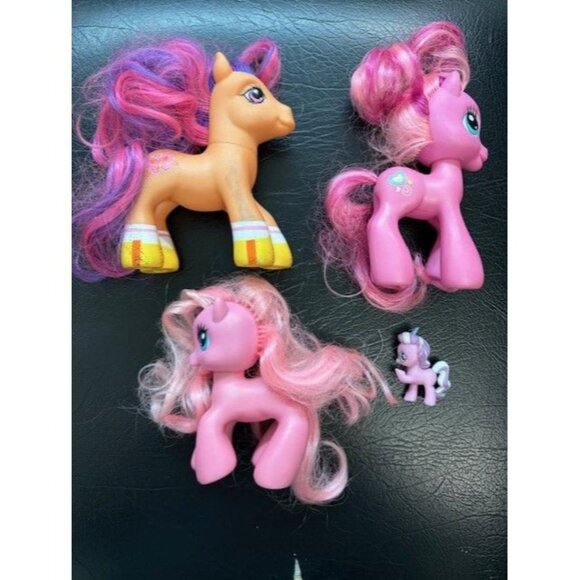 My Little Pony Lot Of 4  Figurines With Colorful Hair & Markings - Picture 1 of 7